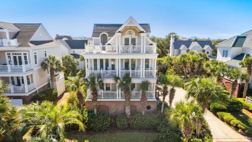 Four-Bedroom Holiday Home
