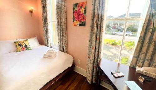 Queen Room with Garden View