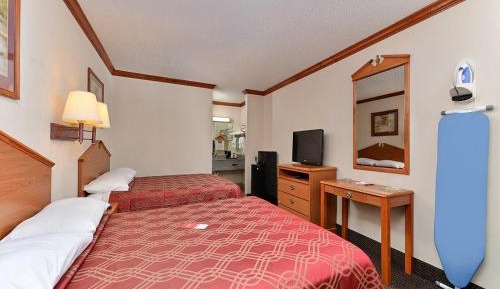 Queen Room with Two Queen Beds - Smoking