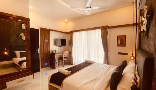 Deluxe Double Room with Balcony