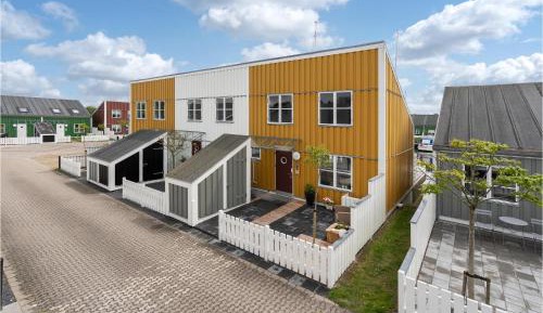 Three-Bedroom Holiday Home 
