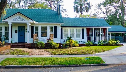 Three-Bedroom Holiday Home 