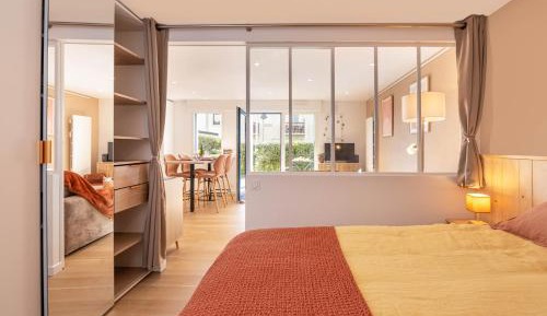 One-Bedroom Apartment with Terrace