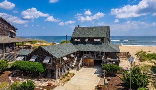 Six-Bedroom Holiday Home