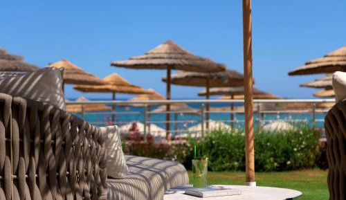 White Deluxe Suite Beach Front