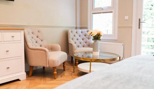Deluxe King Suite