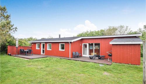 Three-Bedroom Holiday Home 