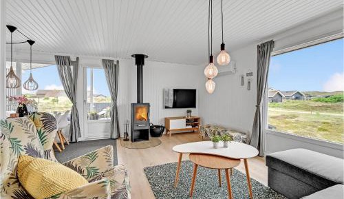 Three-Bedroom Holiday Home 