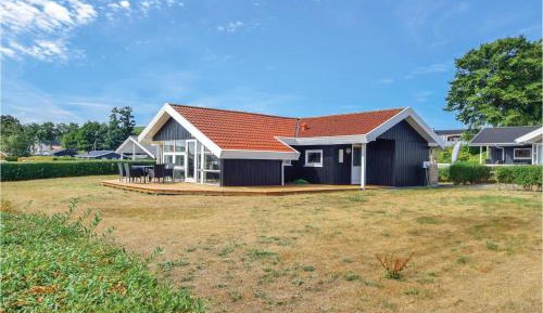 Three-Bedroom Holiday Home 