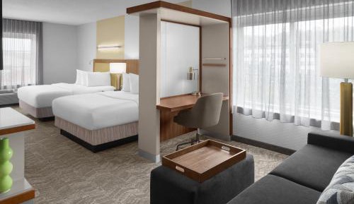 King Studio with Sofa Bed and Adapted Tub - Mobility and Hearing Accessible