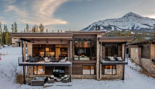 Four-Bedroom Holiday Home