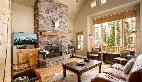 Four-Bedroom Holiday Home