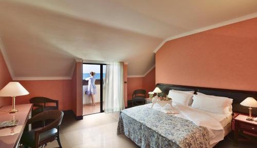 Double Room with Balcony and Sea View