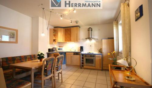 Apartment with Mountain View