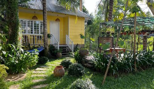 Deluxe Bungalow with Garden View