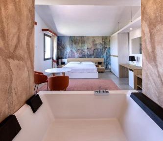 Deluxe Double Room with Bath