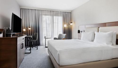 Superior King Room, Guest room, 1 King, Courtyard view