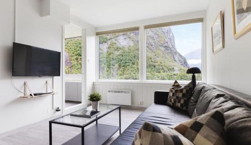 Family Apartment with Balcony