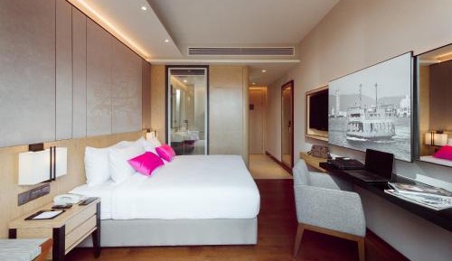 Hollywood King Room