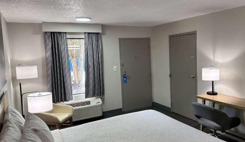King Room - Non-Smoking