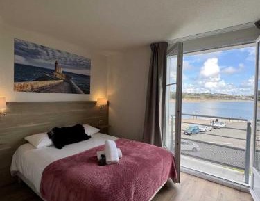 Double Room with Balcony and Sea View