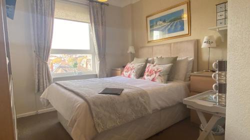 Double Room 6 with private bathroom
