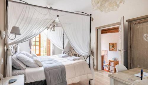 Family Suite with Private Bathroom