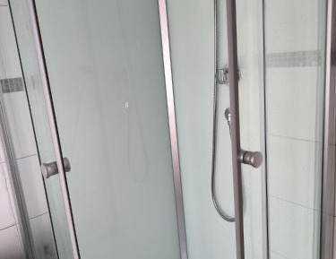 Apartment With Shared Bathroom