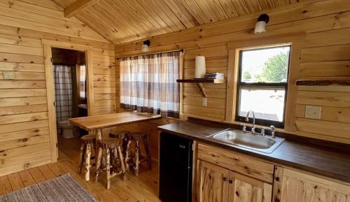 Deluxe Queen Suite