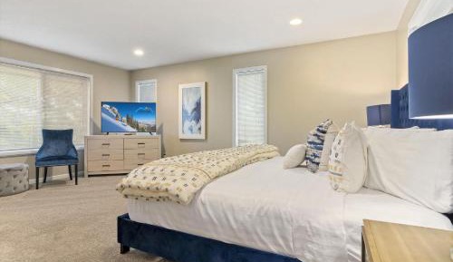 Three-Bedroom Holiday Home 