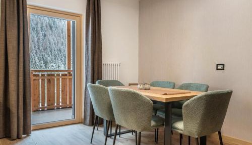 Superior One-Bedroom Apartment with Balcony