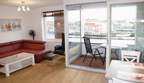 One-Bedroom Apartment with Balcony