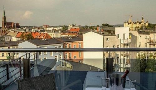 One-Bedroom Apartment with Balcony