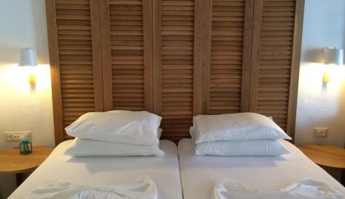 Deluxe Triple Room with Sea View