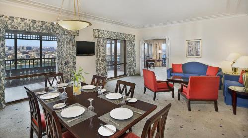 Royal Nile Suite