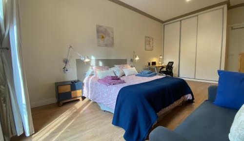 One-Bedroom Apartment without Elevator.