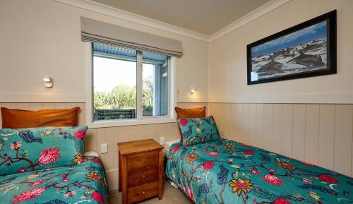 Twin Room with Shared Bathroom
