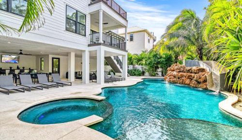 Ten-Bedroom Holiday Home