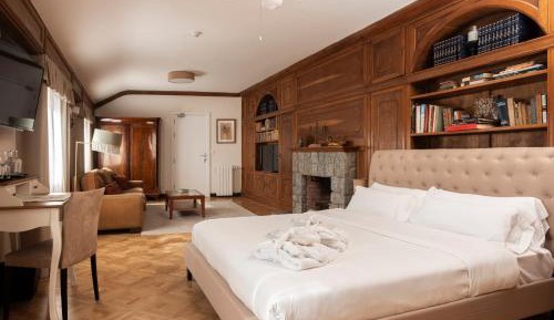 Superior King Suite