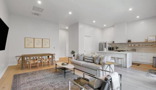Seven-Bedroom Holiday Home