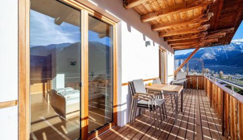 Superior One-Bedroom Apartment with Balcony