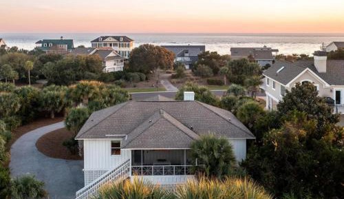 Three-Bedroom Holiday Home 