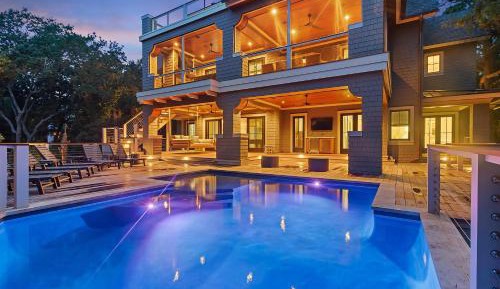 Six-Bedroom Holiday Home