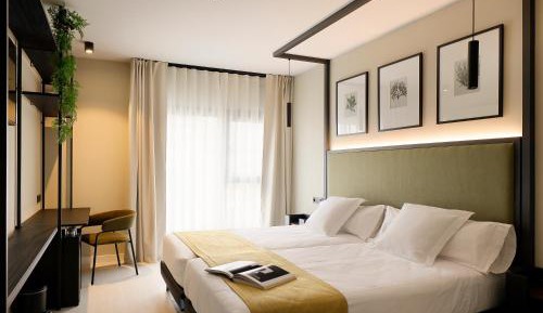 Twin Room with View