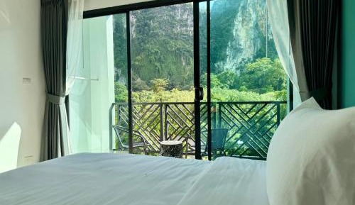 King Room with Mountain View