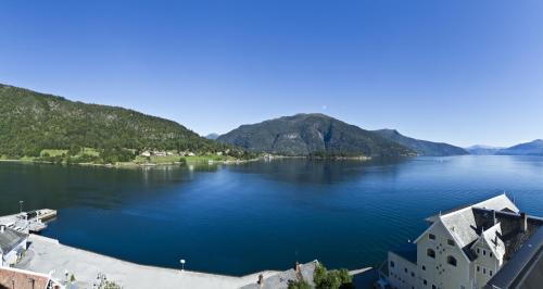 Twin Room with View