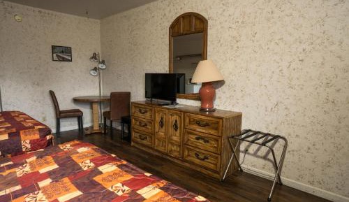 Standard Queen Room