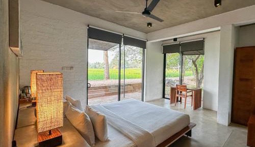 Ehela - Deluxe Room (10% off on food)
