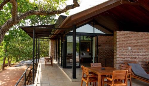 Damunu - Premier Suite (10% off on food)