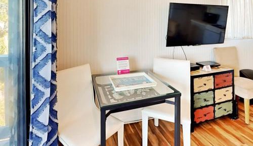One-Bedroom Apartment with Balcony and Water View